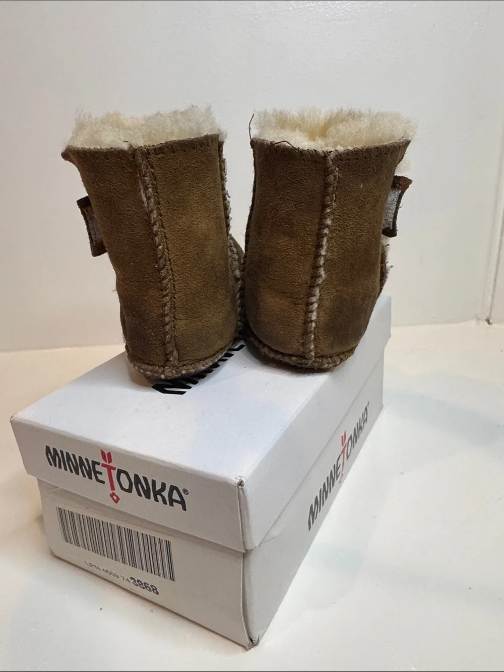 Minnetonka Infant’s size 6 Sheepskin Pug Bootie Golden Tan #1472